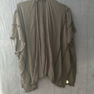 Melrose and Market Charcoal Kimono with Lace Trim